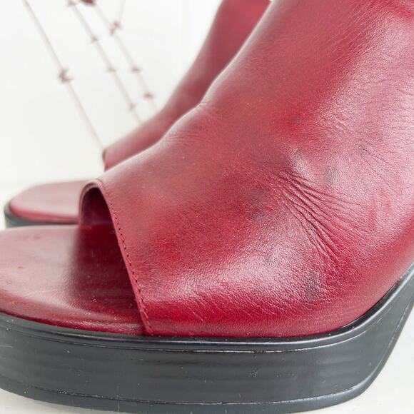 Vintage Lord & Taylor Rebel Red Leather Chunky Platform Block Heel Mule Size 8.5 - Picture 4 of 13
